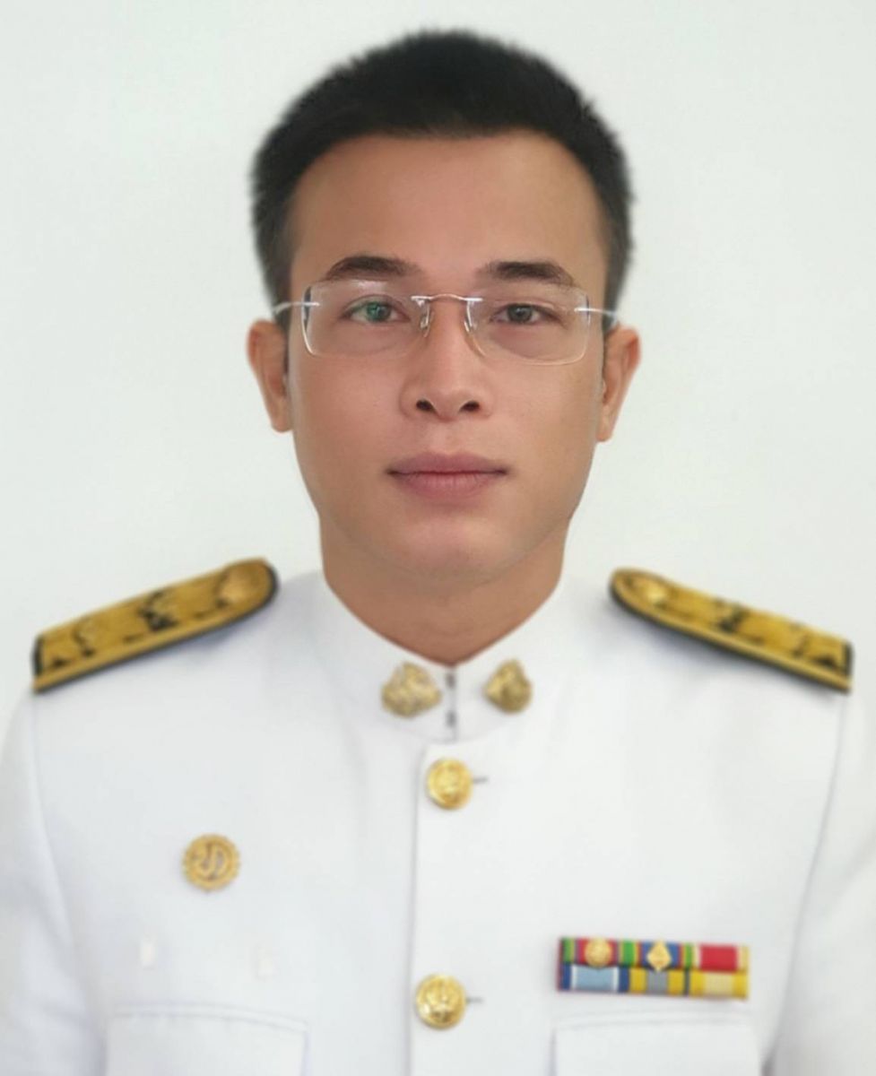 นายสนธยา ต่างใจ