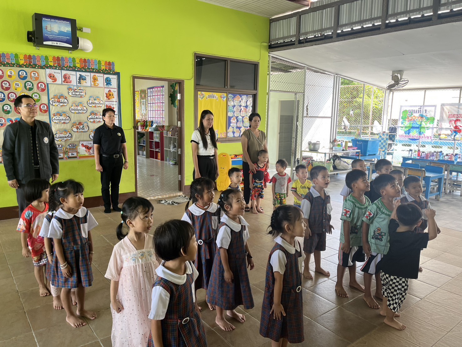 เข้าตรวจเยี่ยม ศูนย์พัฒนาเด็กเล็กตำบลสันป่าเปาและตรวจสอบสนามเด็กเล่น